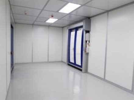 JSR Micro Ruby Lab - Class 100 Clean Room 01